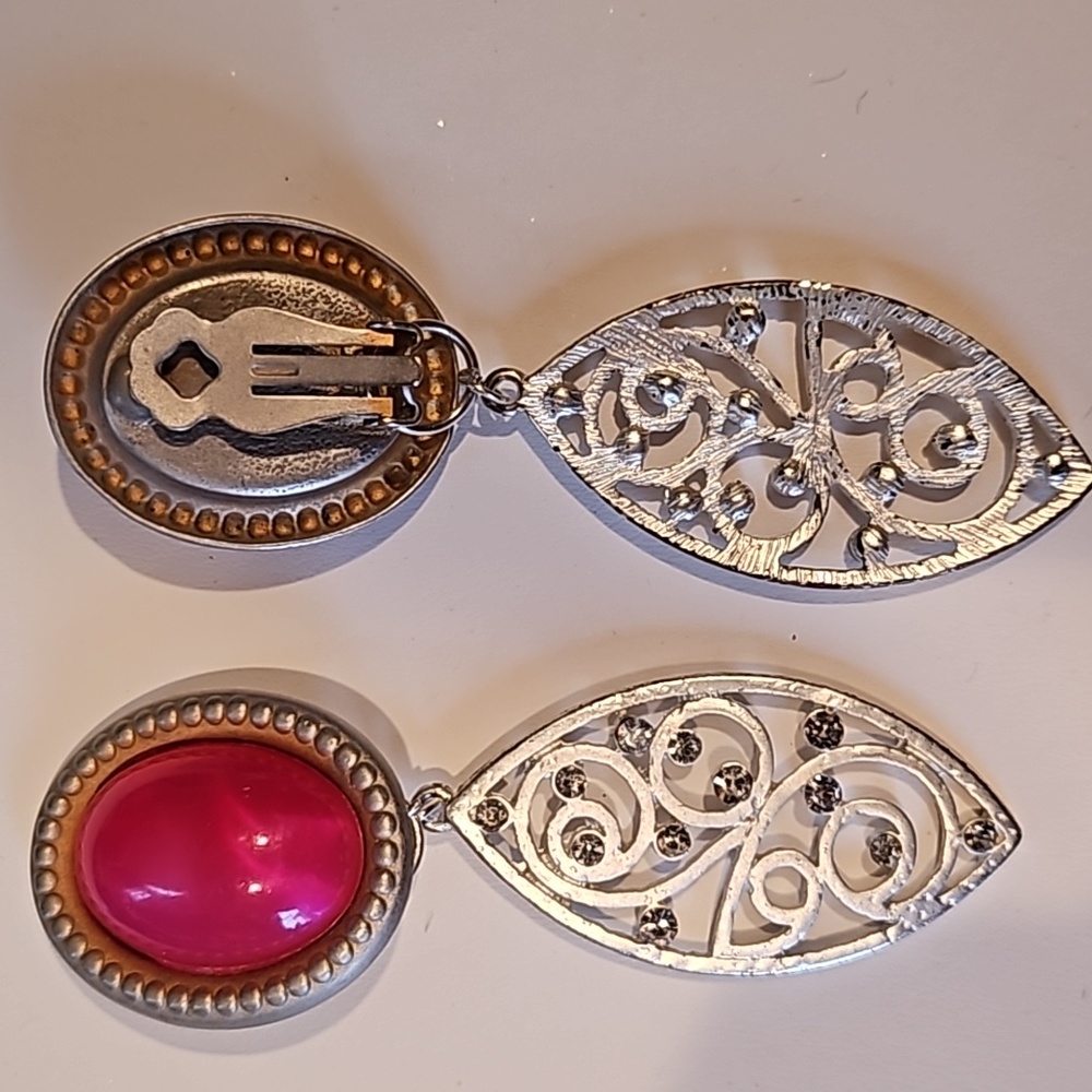 Barbie pink and silvertone clip earrings with rhinestones - Picture 3 of 5